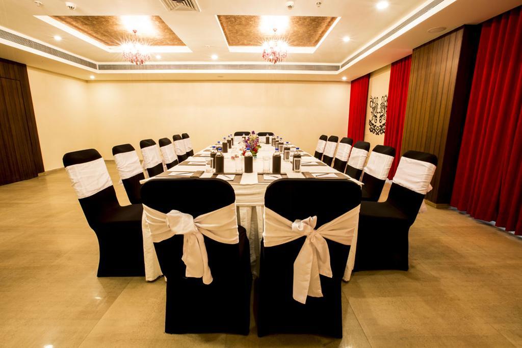 Anjushree Hotel Ujjain Exterior photo